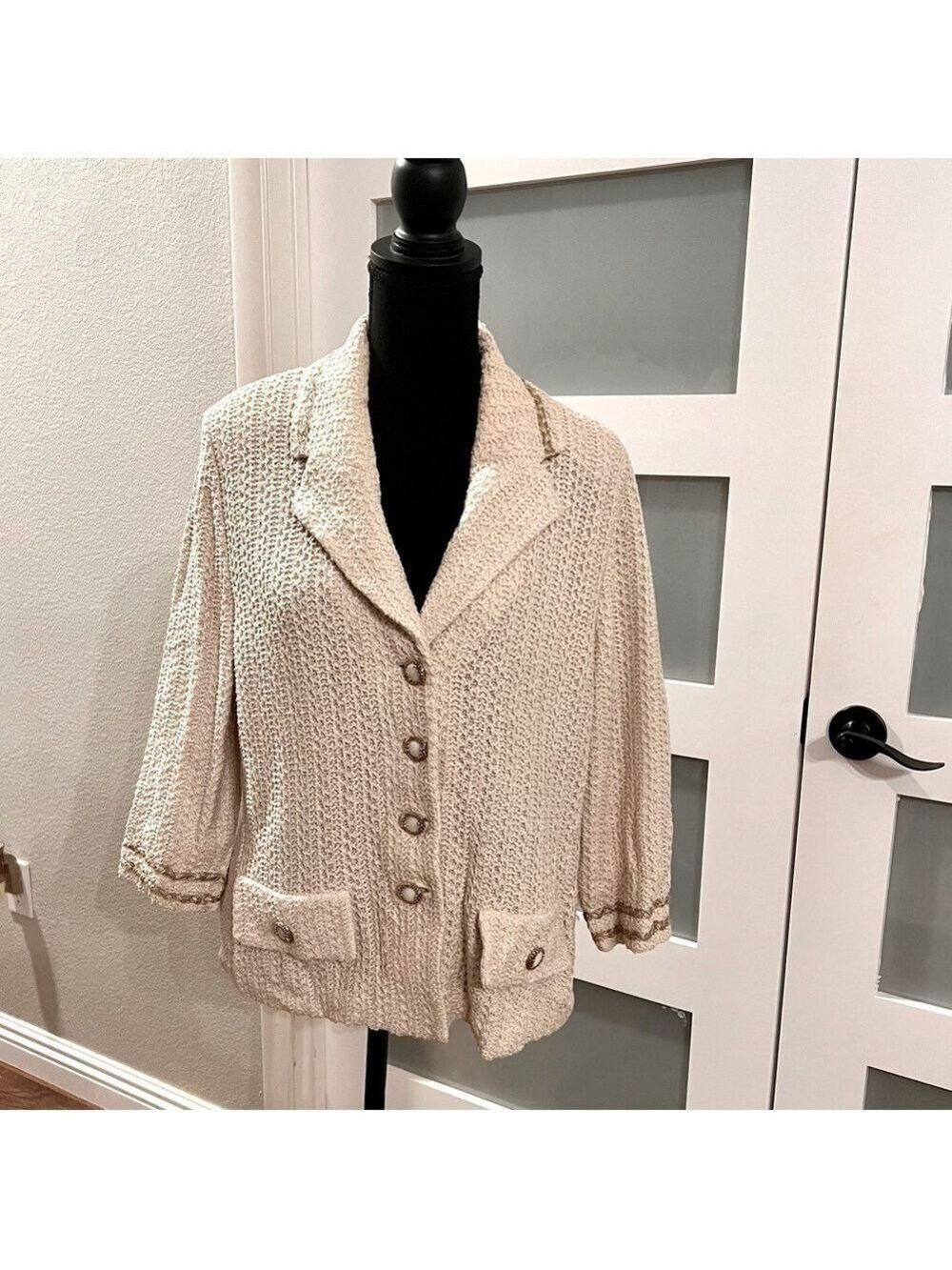 ST. JOHN COLLECTION by Marie Grey knit cardigan. Size 12